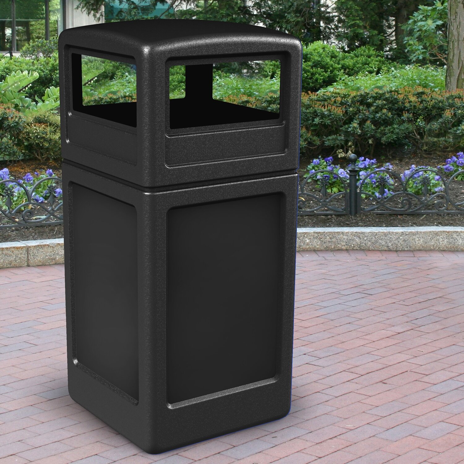 Safco Canmeleon Indoor/Outdoor Open Top Pentagon Trash Can 30 Gallon Black