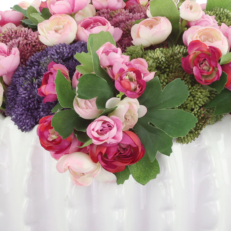 Sedum et renoncule disposés dans un vase en céramique, H 9 po x l 15 po x P 15 po