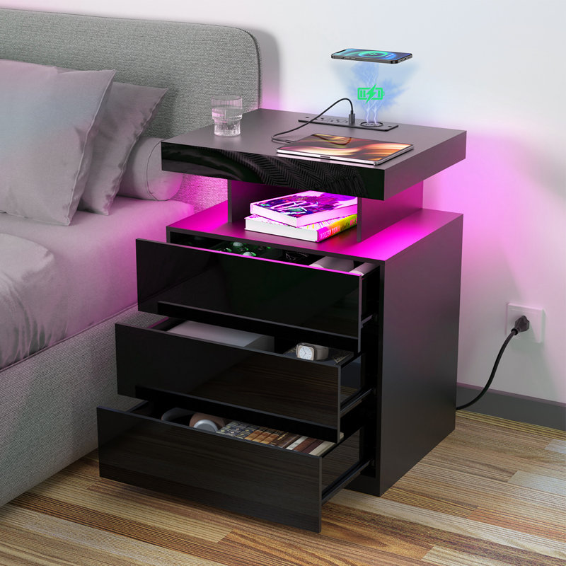 Table de chevet en bois manufacturé Chappa avec station de charge sans fil, lumières DEL et 3 tiroirs, Noir