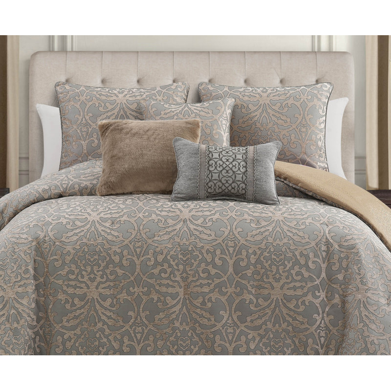 Carrick 3pc Queen Comforter Set, Queen Comforter + 2 Standard Shams