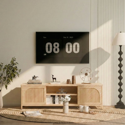 Meuble télé avec un grand plateau, deux étagères ouvertes et des étagères intérieures, idéal pour la salle de bain pour ranger les cosmétiques et les accessoires de bain. Fermeture magnétique pour une ouverture facile. Profondeur : 63 cm, largeur : 15,3 cm, hauteur : 19 cm.