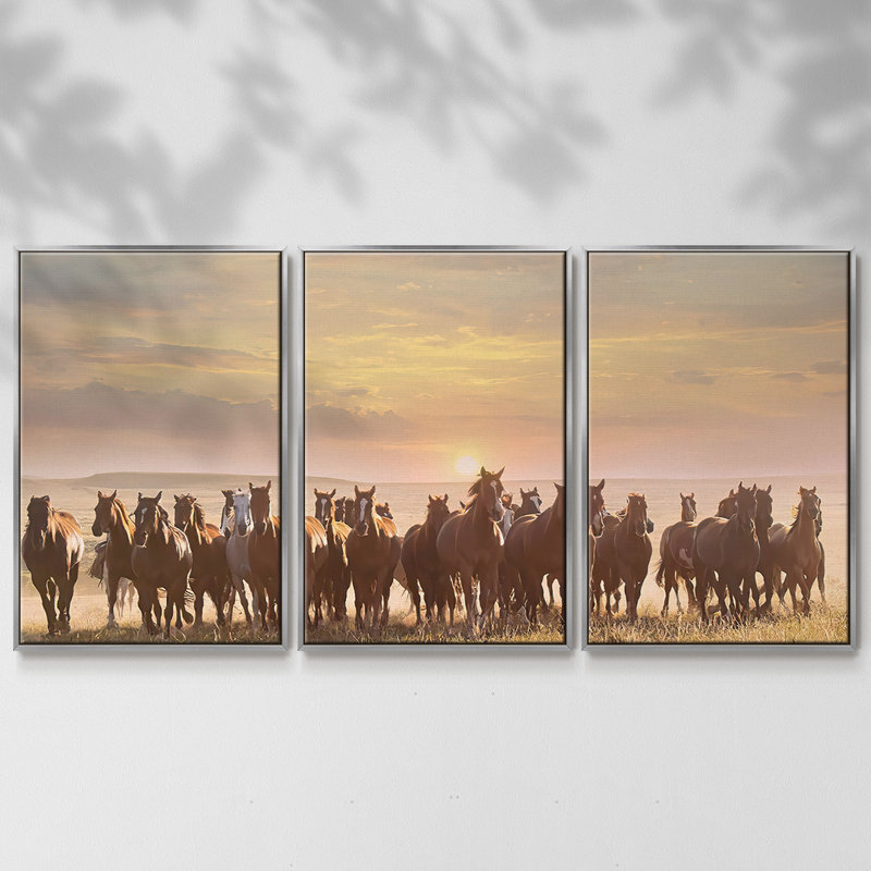 Horse Motion I 3 pièces, H 24 po x l 48 po x P 2 po, Encadrement argenté