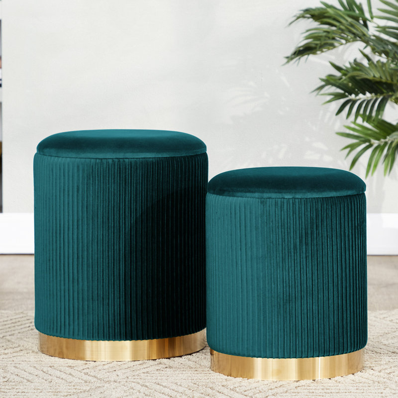 Élégant ensemble de repose-pieds plissé en velours de paon avec base en métal doré et couvercle amovible pour un emboîtement élégant
