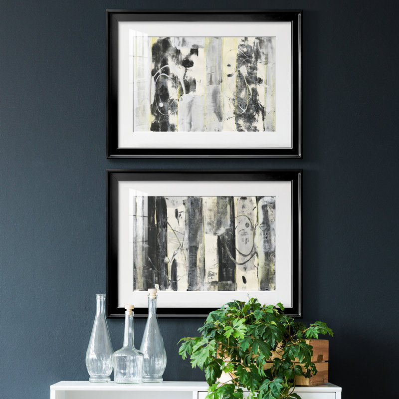«Stand Tall I» - ensemble de 2 reproductions de cadres photo, H 42,5 po x l 61 po x P 1 po, Cadre noir