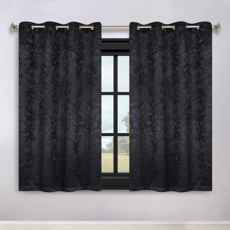 Finklea 100% Polyester Floral Room Darkening Grommet Curtain Panels, l 42 po x L 63 po, Noir / Noir