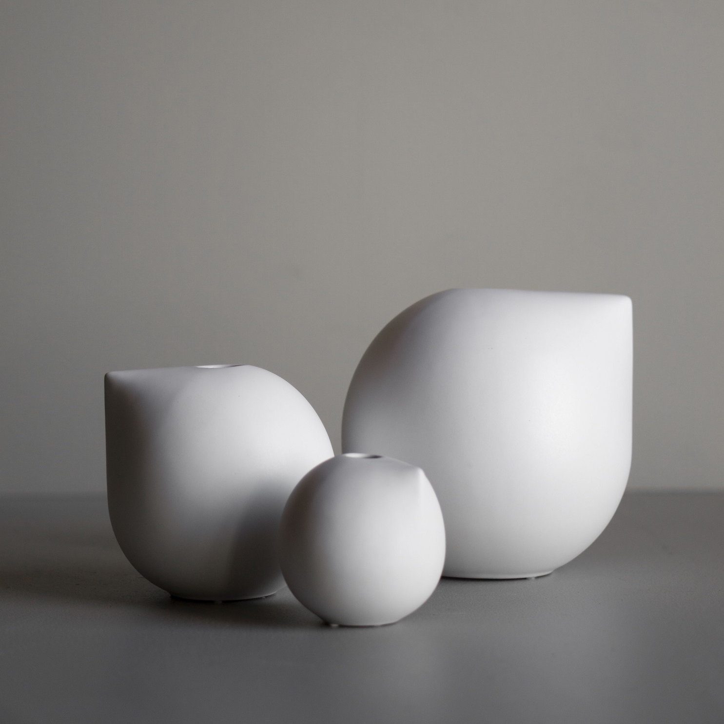 Ceramic Table Vase, 5.91" H x 5.91" W x 5.91" D