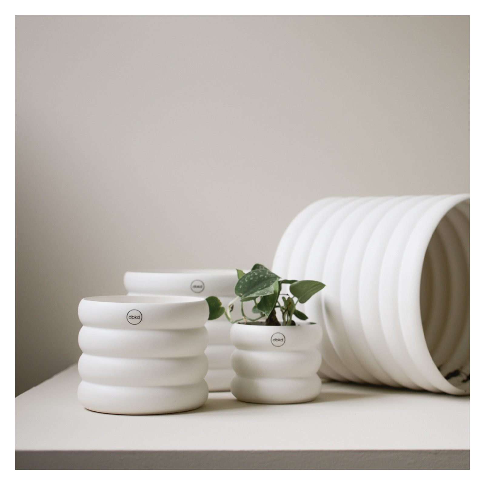 Ceramic Table Vase, 5.12" H x 5.51" W x 5.51" D