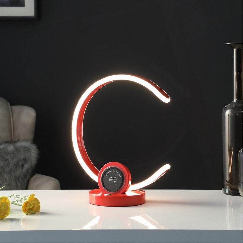 Lampe de table rouge vif de 13,25 po en forme de C avec port USB / sans fil et gradateur tactile