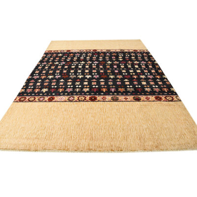 Tapis noir Iniguez