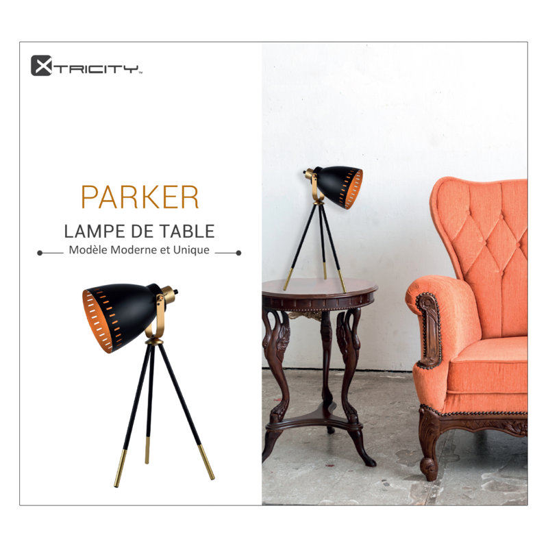 Lampe de table 20,7 "à trépied noire avec prise Parker