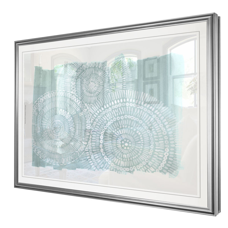 «Papercuts I», reproduction sur toile, H 26 po x l 36 po x P 1,5 po, Cadre argenté