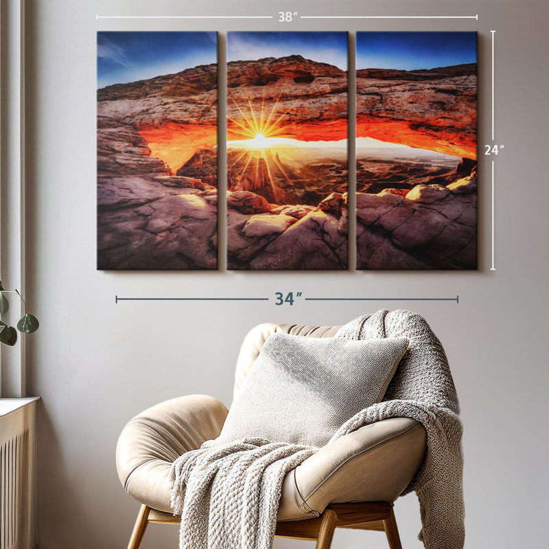«Mesa Arch Sunrise Canyonlands II» sur toile, H 24 po x l 38 po x P 1,25 po