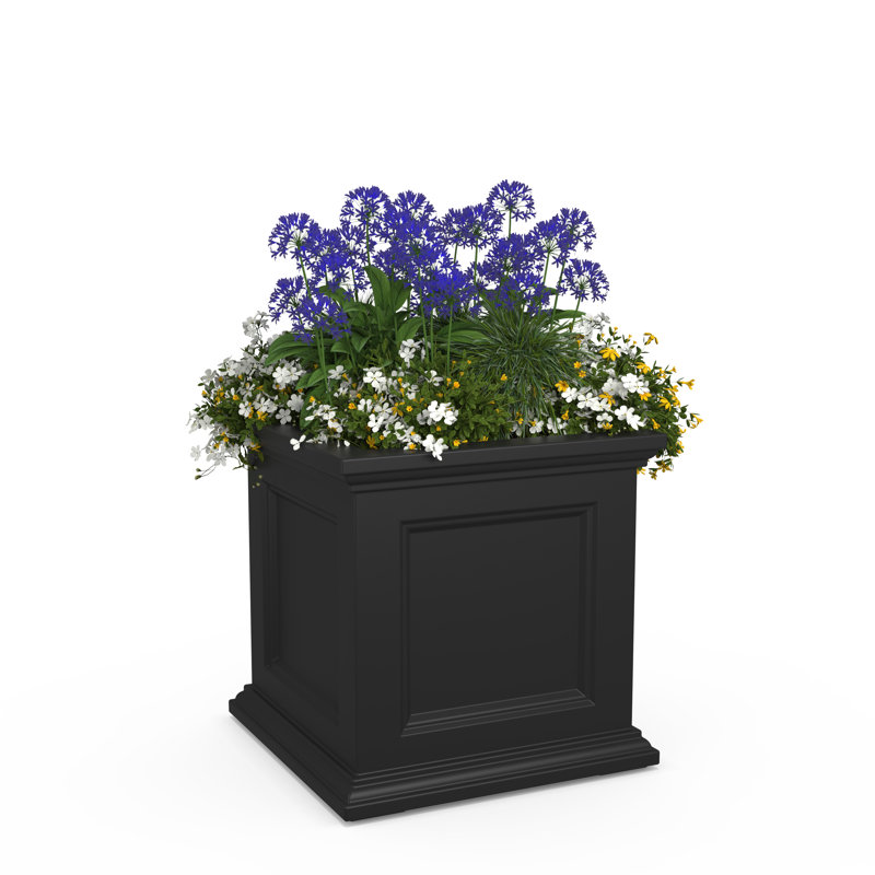 Jardinière carrée à arrosage automatique 18 po Fairfield, H 18 po x l 18 po x P 18 po, Noir