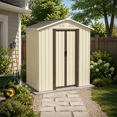 Abri de jardin beige de 157 cm de haut avec porte coulissante, cabane en métal pour terrasse ou jardin.