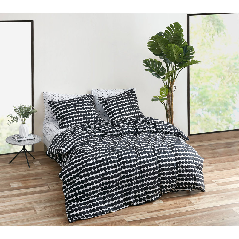 Marimekko Rasymatto Black Cotton Comforter Set, Full/Queen Comforter + 2 Shams