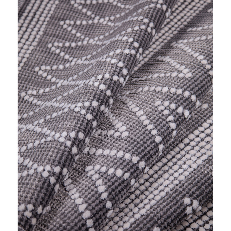 Tapis gris en polyester fabriqué à la main Millvale, Rectangle 5 pi 1 po x 7 pi 7 po