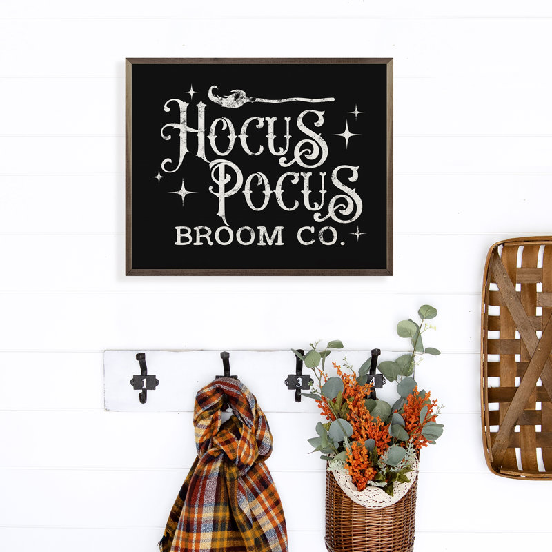 Étoile noire Hocus Pocus Broom Co, L 10 po x H 8 po, Noir / blanc