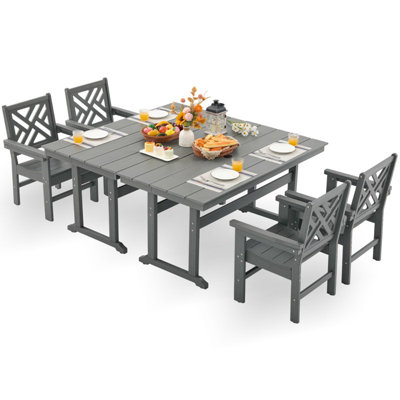 L'ensemble de salle à manger d'extérieur Hdpe, la table et les chaises d'extérieur 6 pièces comprennent 4 chaises de salle à manger et 2 tables de patio de 62,5 po avec trou pour parasol (gris)