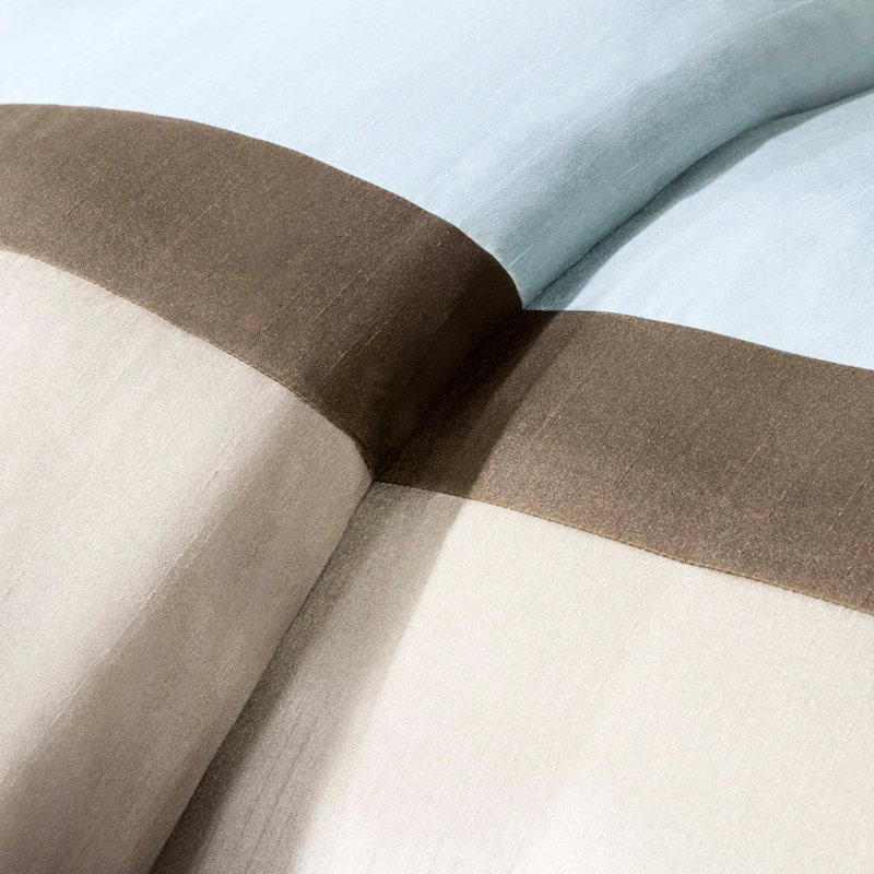 Literie 7 pièces pour très grand lit, édredon de couleur neutre, collection Hotel transitionnelle, taies décoratives, carrés et coussins décoratifs, style, détails complexes