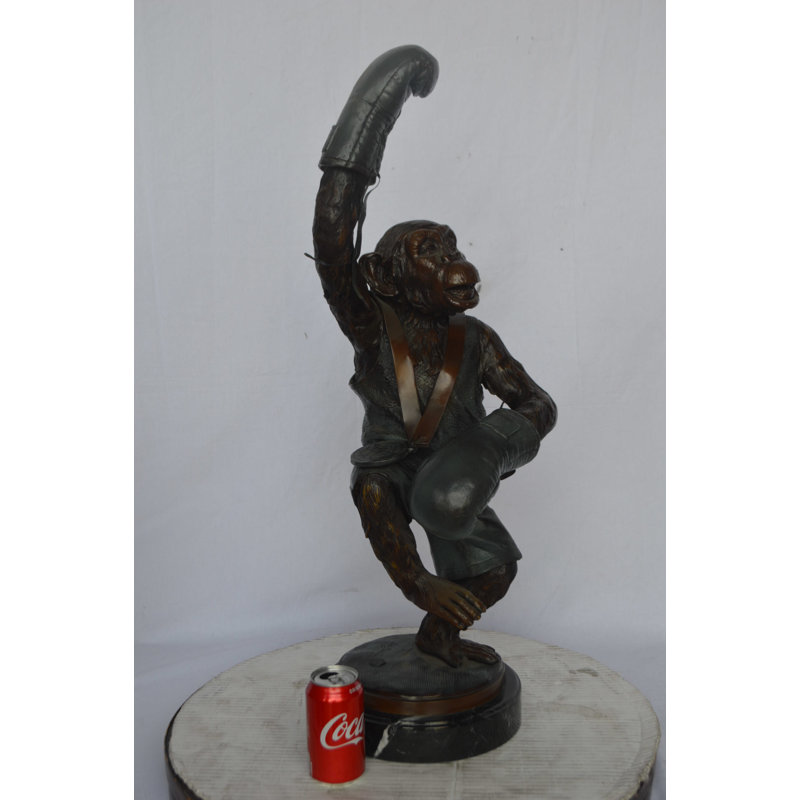 Statue de singe de boxe en bronze Nifao - Sculpture humoristique de singe en bronze - Taille: L 10 po x l 12 po x H 33 po.