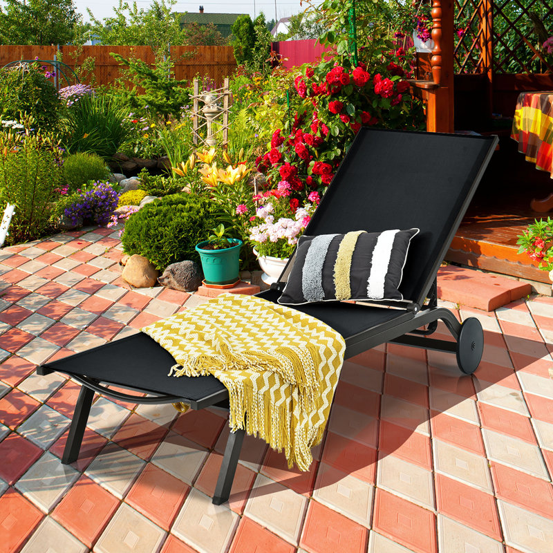 Erix Outdoor Metal Chaise Lounge, Black