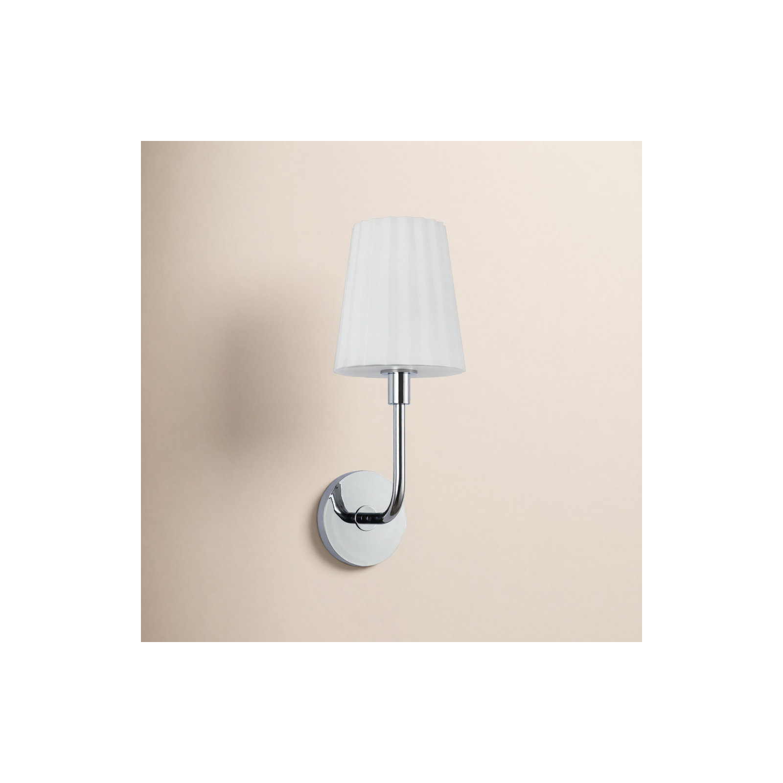 Tindra Single Ribbed Bath Sconce, Chrome