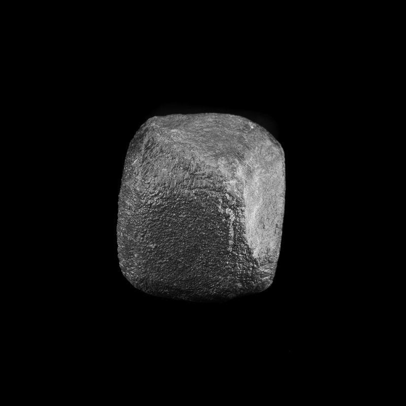 Diamant noir brut / / 86,22 carats