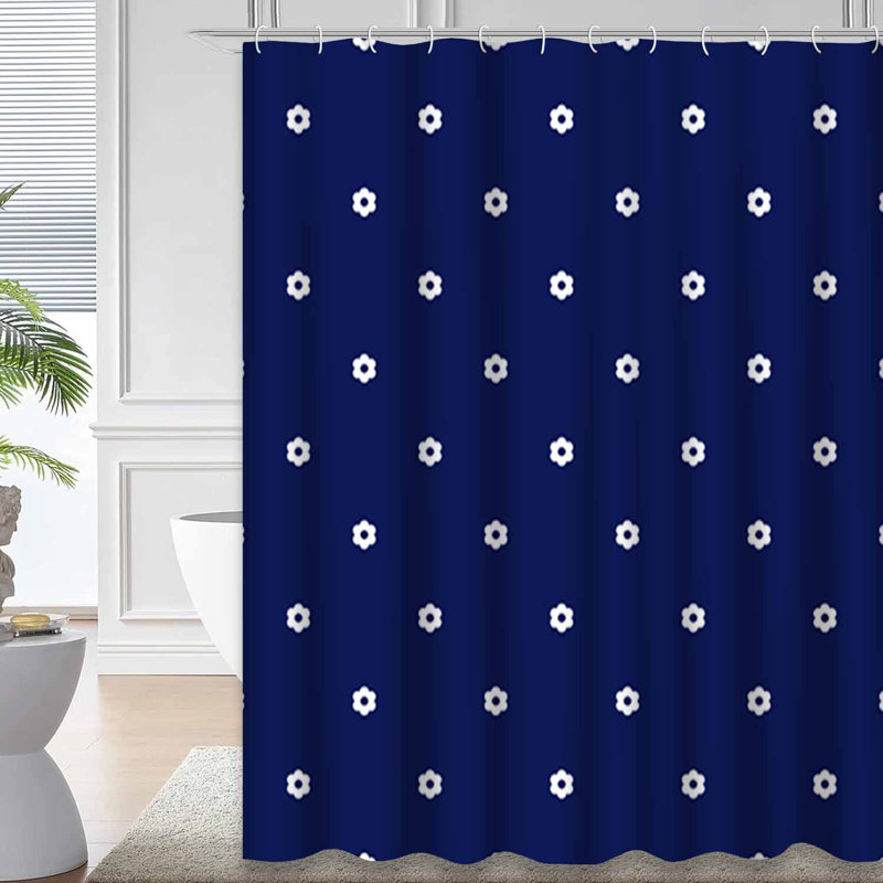 Rideau de douche bleu marine à petites fleurs blanches et 12 crochets, L 72 po x l 84 po
