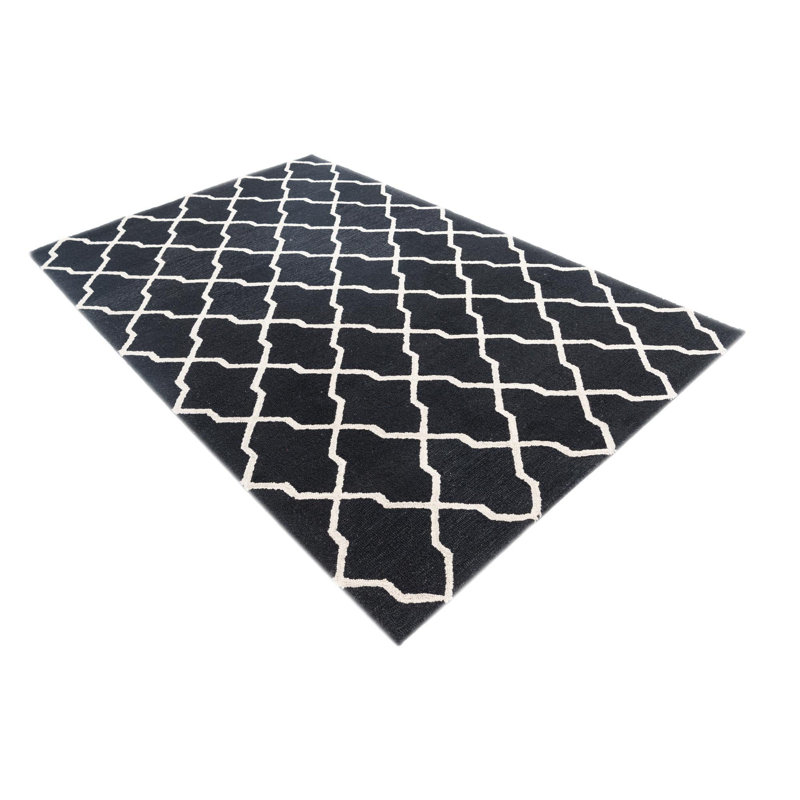 Tapis noir Oharare