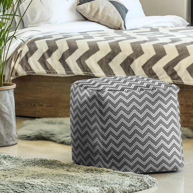 Repose-pieds cubique à motif à chevrons à la main classic, Noir clair