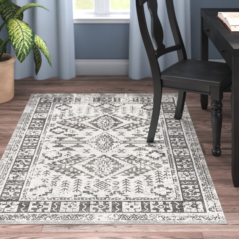 Serena SpinClean Machine Washable Distressed Traditional Area Rug, Rectangle 4' x 6'