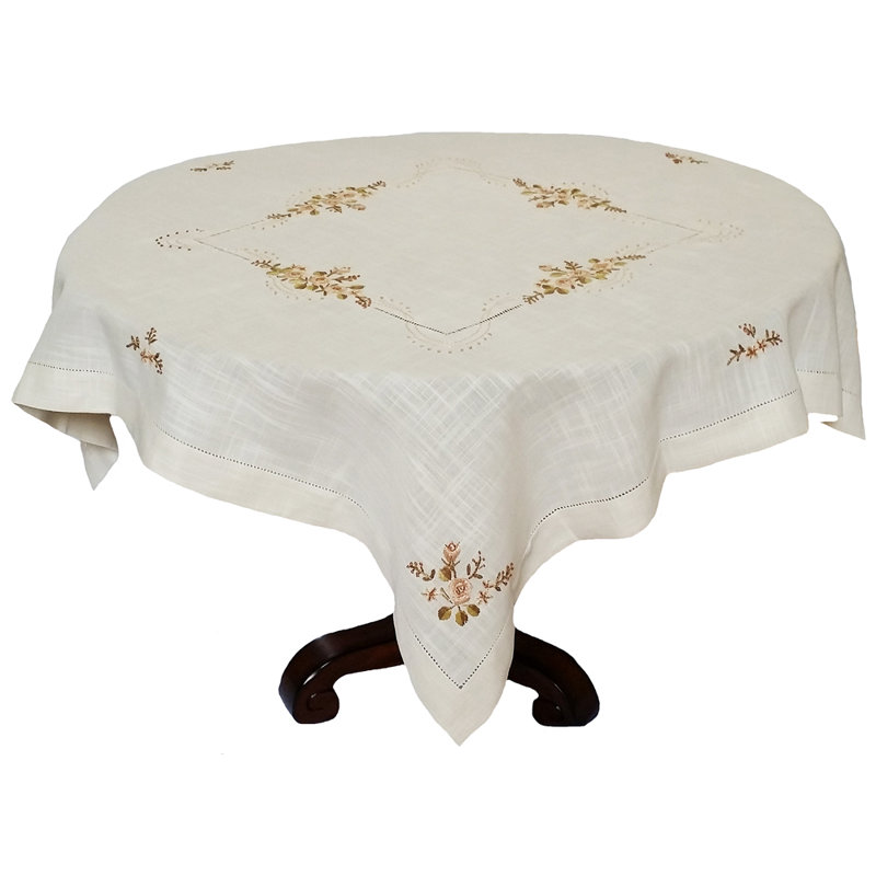 Dessus de table en lin brodé avec ajouré