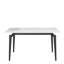 Table de salle à manger en pierre frittée brillante avec pieds en métal noir pour 6 à 8 personnes, design de luxe moderne pour les réunions de famille et les réceptions.