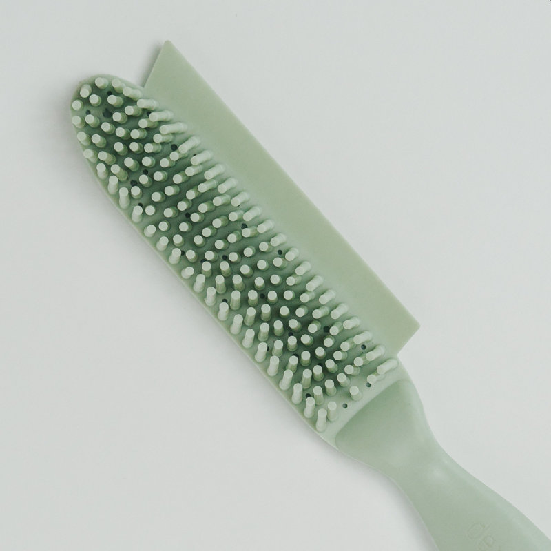 Pet Grooming Brush: Wet & Dry