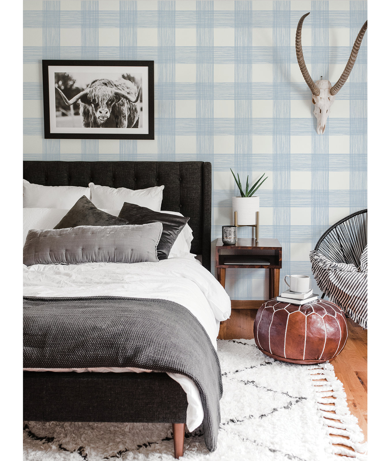 Loy Modern Plaid Wallpaper, Light Blue