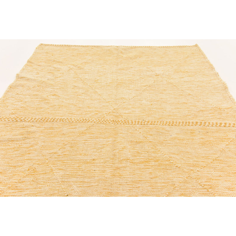 Tapis jaune Kalmanovitz
