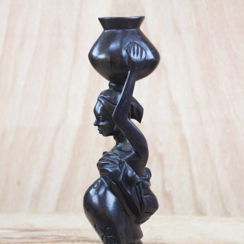 Figurine Motherly Carrier