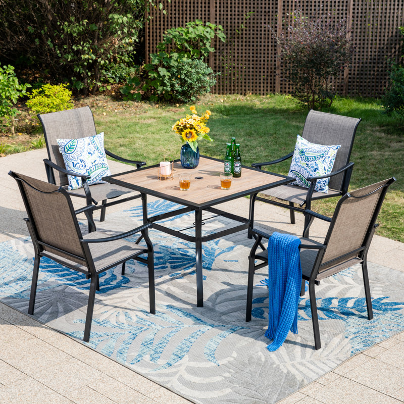 Ensemble repas d'extérieur carré L 37 po 4 personnes Basima