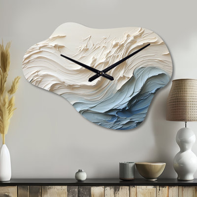 Horloge murale asymétrique en métal blanc et bleu