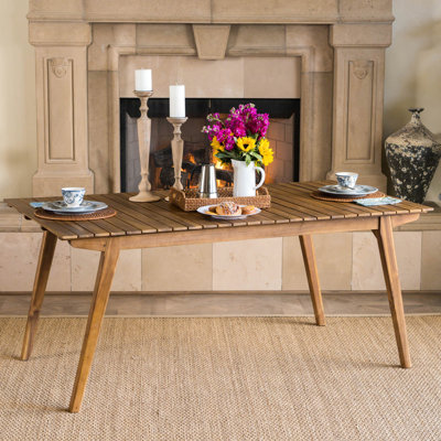 Table d'extérieur en bois 69 po - Finition pour une expérience délicieuse avec une détente supérieure