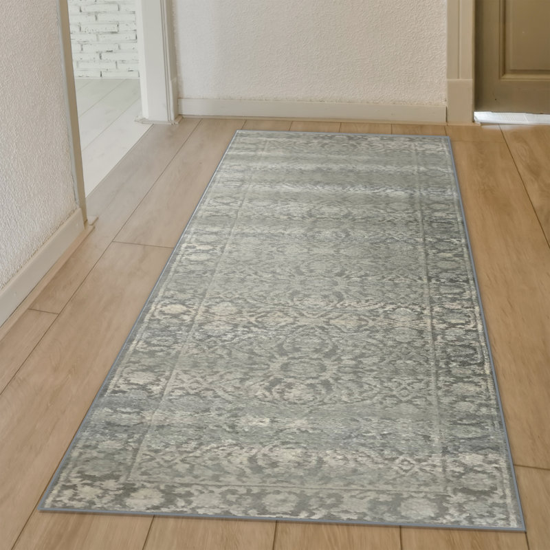 Benson Oriental Indoor Rug, Runner 2'2" x 7'7"