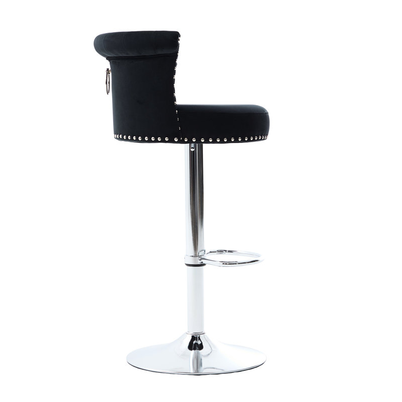 Tabourets de bar argentés avec revêtement en velours doux, conception à rivets et assemblage facile pour les galeries d'art