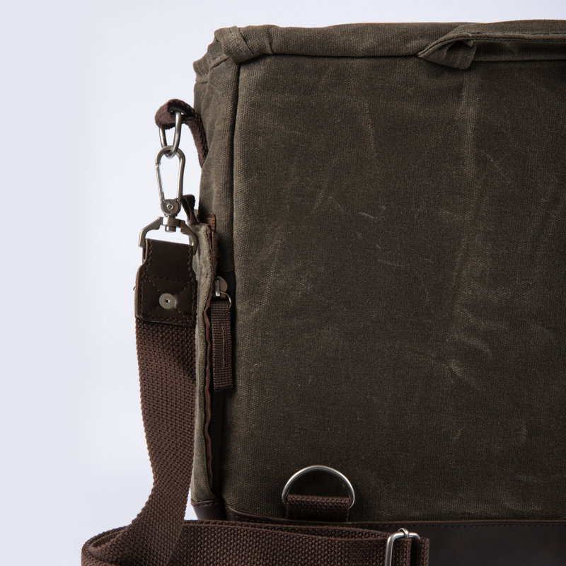 Khaki Green Waxed Canvas Wine Tote with Acacia Table