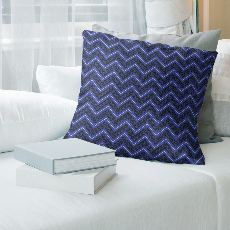 Coussin décoratif à chevrons Rhonda Cheval, Duvet synthétique, H 14 po x l 14 po, Revers bleu