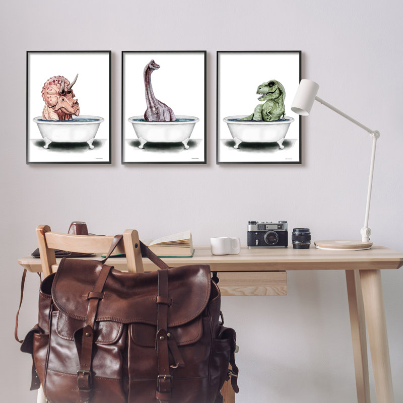 «Fun Dinosaurs Bathroom Tubs» par Sally Swatland - ensemble de 3 impressions, H 14 po x l 33 po x P 1,5 po