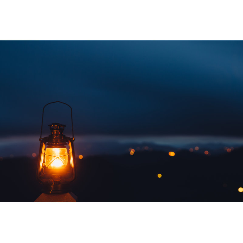 Night Lantern - Photographie sur toile tendue, H 24 po x l 36 po x P 1,25 po