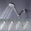 Robinet de douche mural à une poignée et à 7 jets-104652979