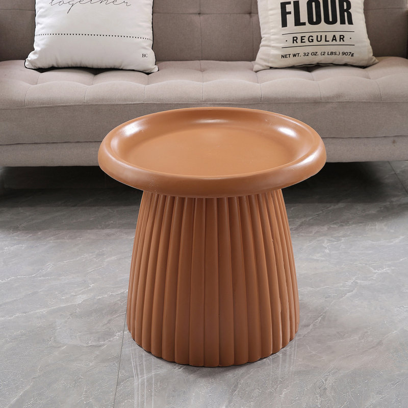 Table d'appoint ronde à base cannelée légère en oxyde de magnésium et diamètre de 19,69 po, Café clair