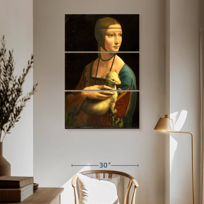 Leisha avec un portrait d'hermine, H 65 po x l 42 po