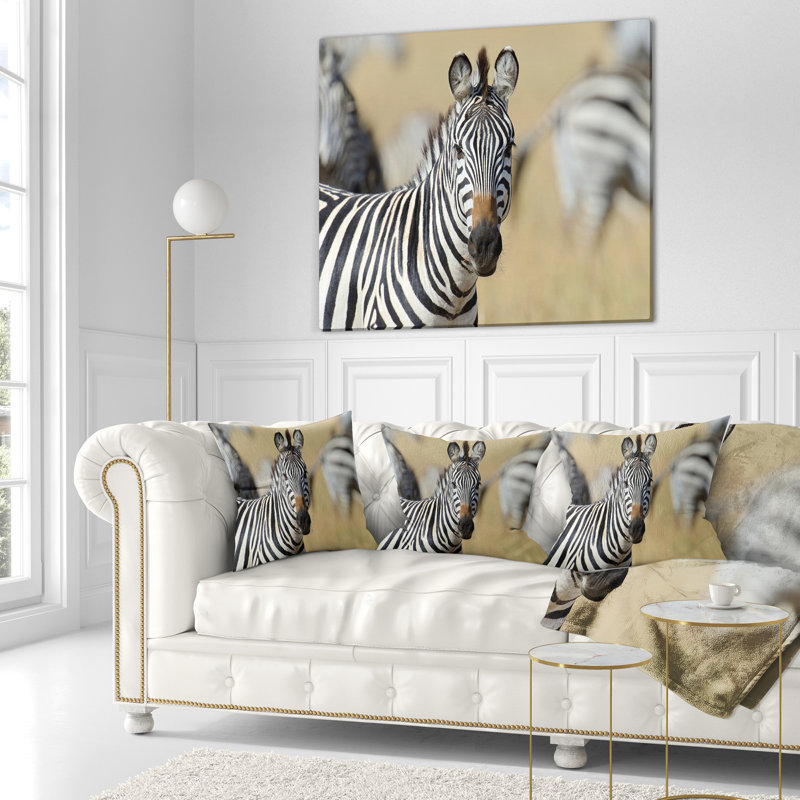 Gros plan sur un zèbre africain - coussin imprimé animal, 16 po x 1 po, Coussin décoratif